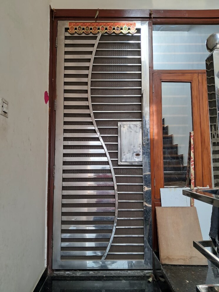 undefined, shakti khand iv 3 Bedroom 112 Sq.Ft. Builder Floor In Shakti Khand iv Ghaziabad 9016866