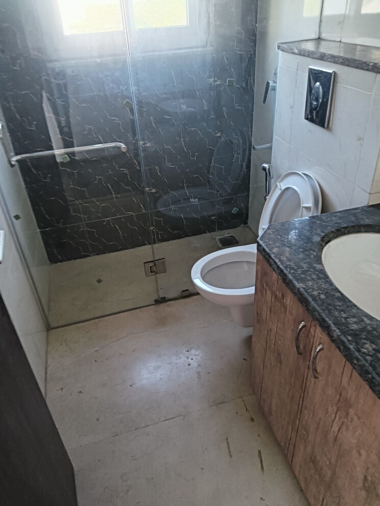 Bathroom, ansal-highland-park 3 Bedroom 1762 Sq.Ft. Apartment In Sector 103 Gurgaon 9016876