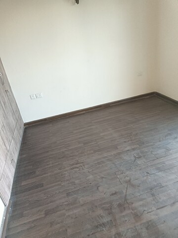Room in 3 BHK Apartment at Ansal Highland Park, Sector 103 – for Rent