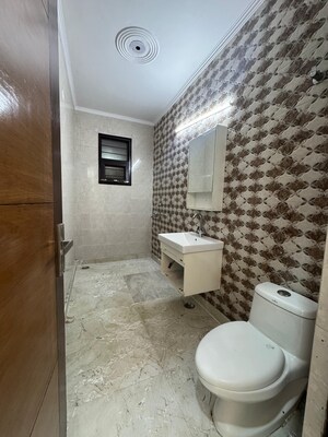 Bathroom in 3 BHK Builder Floor at BPTP District, Sector 81 – for Sale