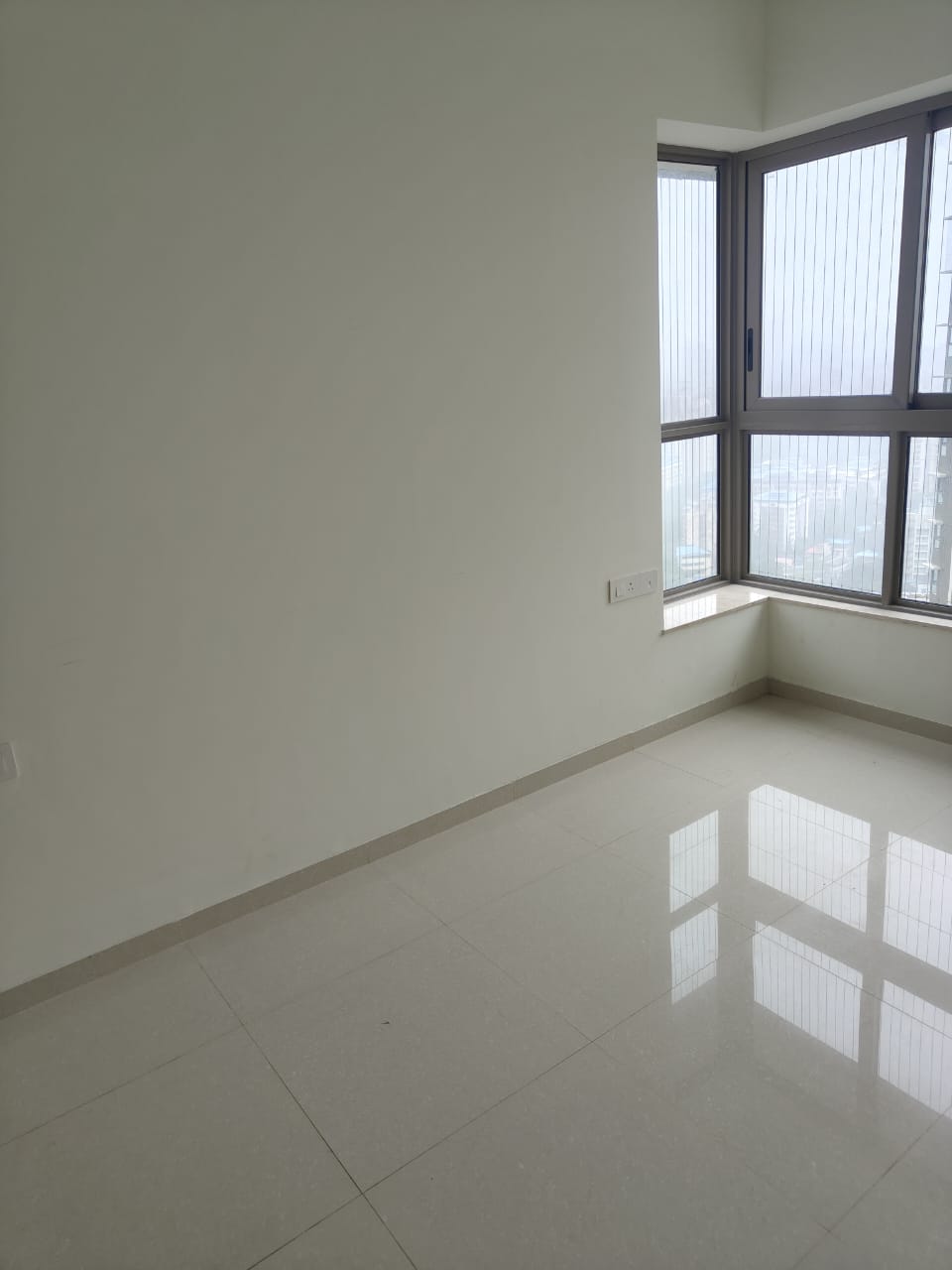 2 BHK Apartment For Rent in Kalpataru Paramount