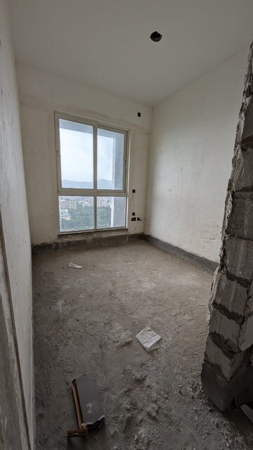 Room in 2 BHK Apartment at Sheth Zuri, Laxmi Nagar – for Sale