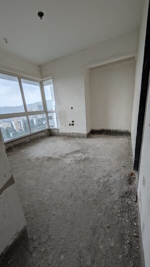 Room in 2 BHK Apartment at Sheth Zuri, Laxmi Nagar – for Sale