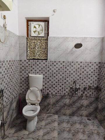 Bathroom in 3 BHK Builder Floor at Gomti Nagar – for Rent