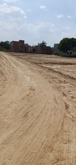 Plot For Sale in Dheeraj Nagar