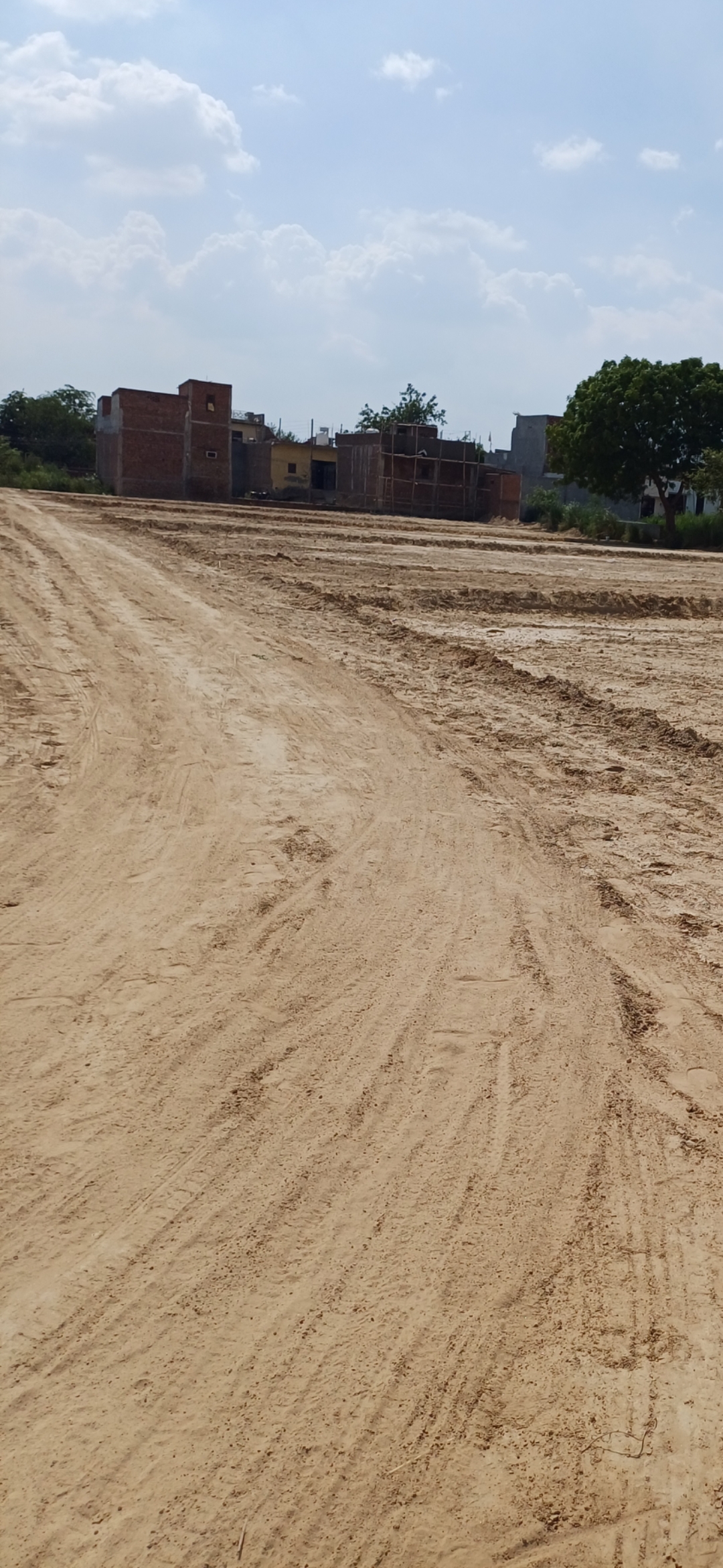 Plot For Sale in Om Associates 