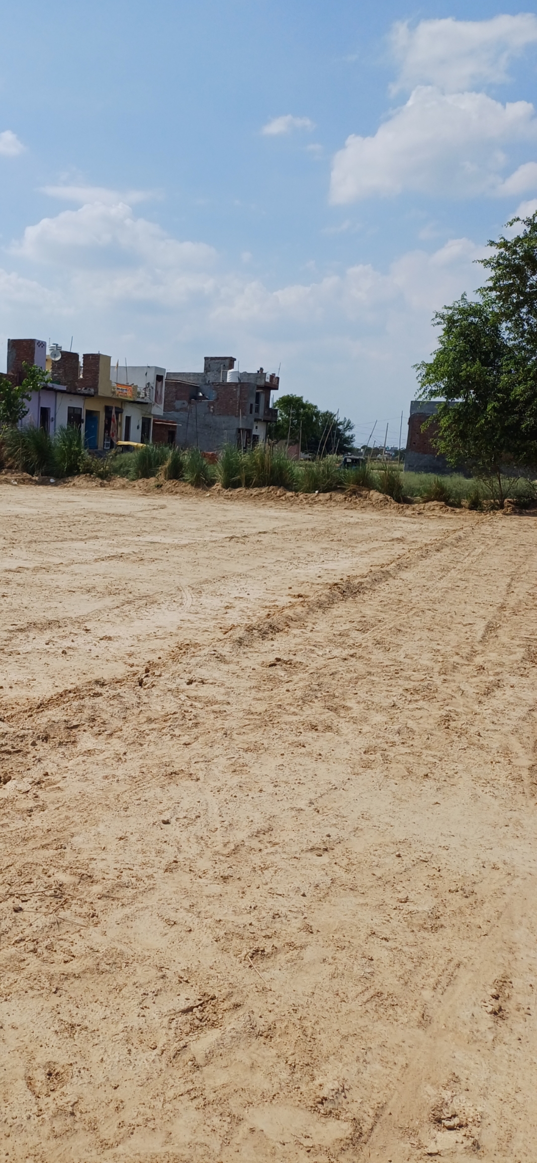 Plot For Sale in Om Associates 