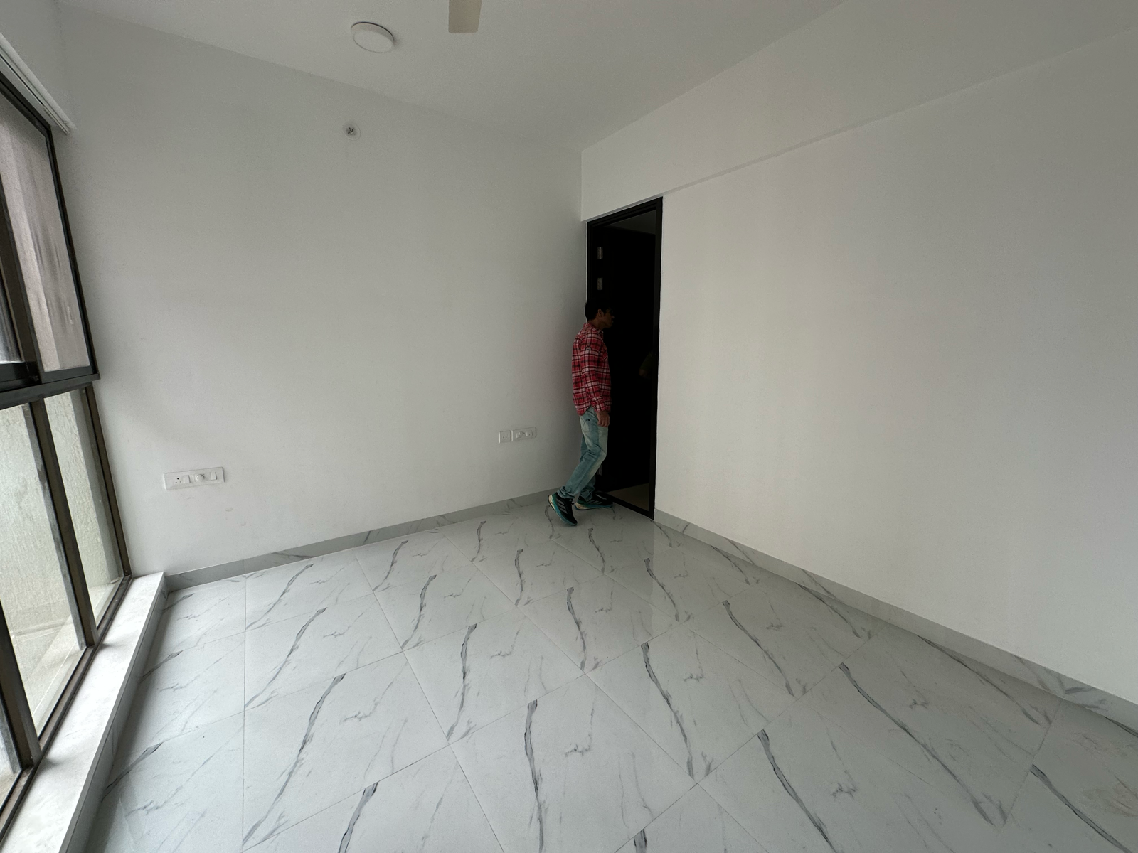 1 BHK + Servant Room Apartment For Rent in Raymond Realty Phase II