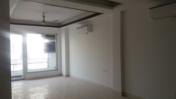 Room in 3 BHK Builder Floor at Shivalik Colony – for Rent