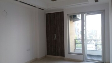 Room in 3 BHK Builder Floor at Shivalik Colony – for Rent