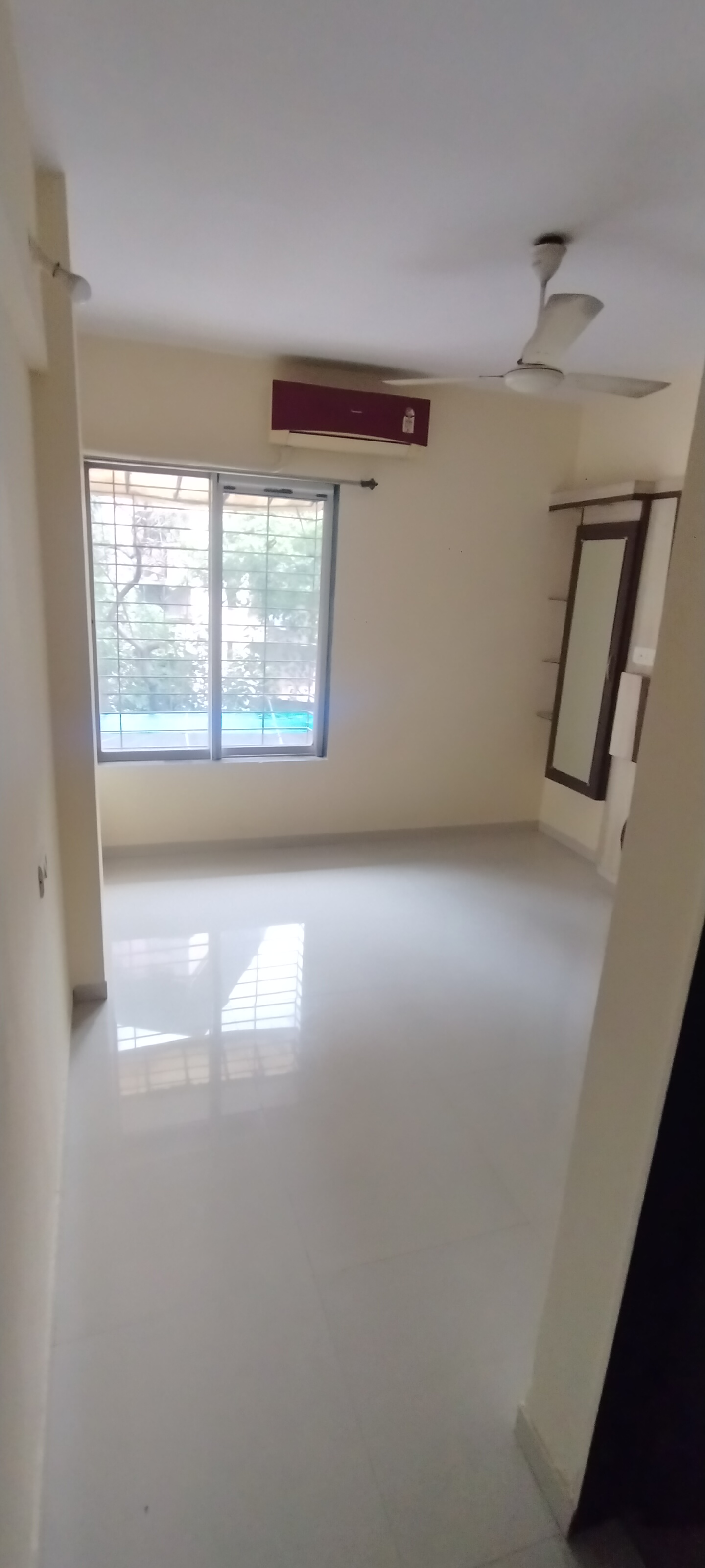 1 BHK + Extra Room 550 Sq.Ft. Apartment in Rosa Classique