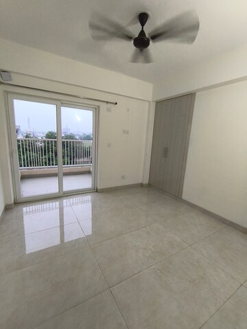 Room in 2 BHK Apartment at Eldeco Acclaim, Sohna Sector 2 – for Rent