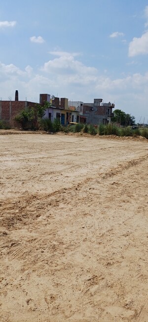  Plot For Sale in Dheeraj Nagar