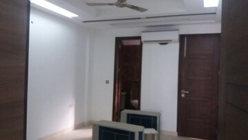Kitchen in 3 BHK Builder Floor at Shivalik Colony – for Rent