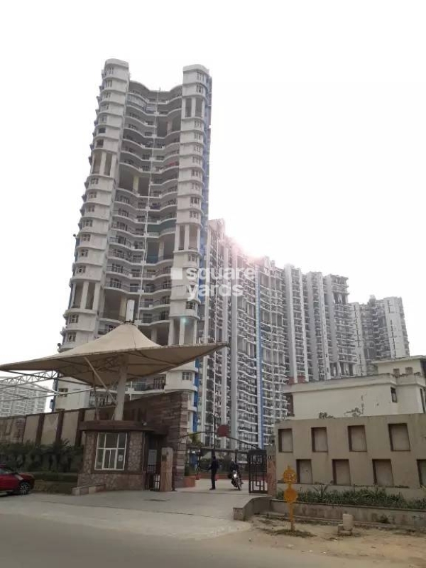 3 BHK + Servant Room Apartment For Sale in Amrapali Platinum
