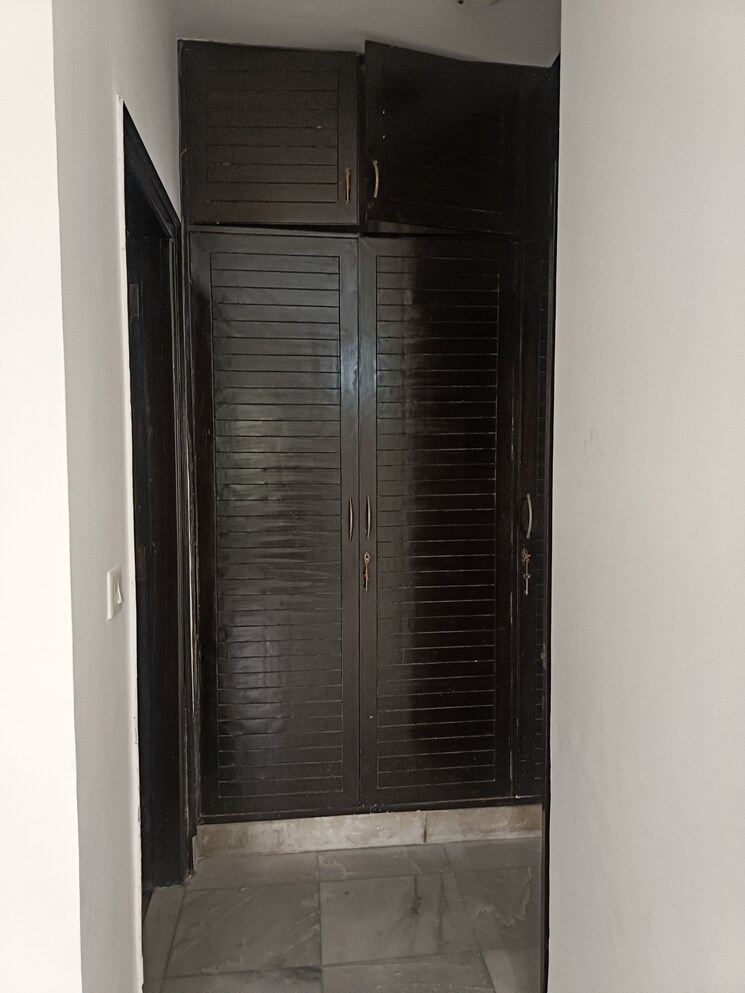 undefined, sector 51 4 Bedroom 460 Sq.Mt. Independent House In Sector 51 Noida 9017087