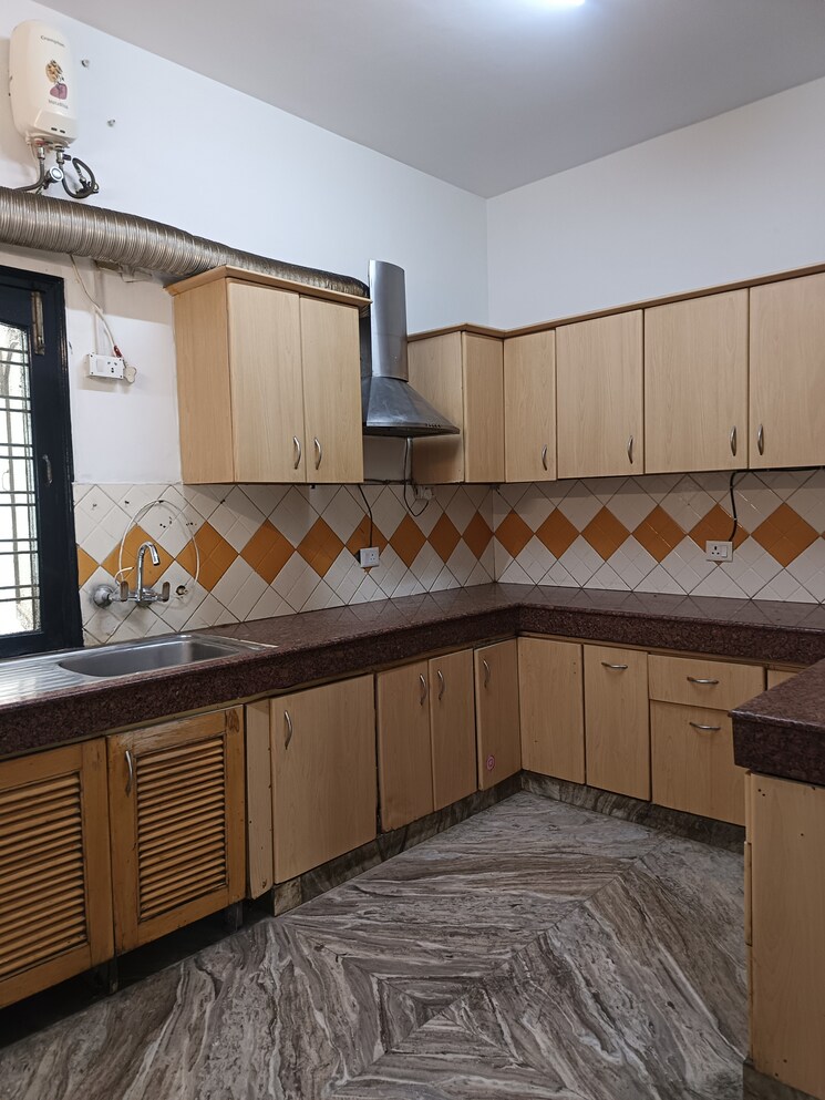 Kitchen, sector 51 4 Bedroom 460 Sq.Mt. Independent House In Sector 51 Noida 9017087