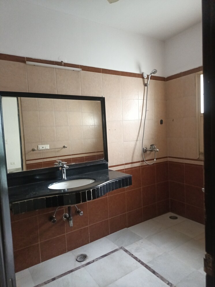 Kitchen, sector 51 4 Bedroom 460 Sq.Mt. Independent House In Sector 51 Noida 9017087