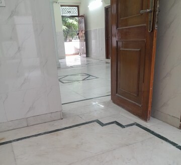Room in 3.5 BHK Independent House at Delta Ii Greater Noida – for Rent