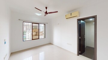 Room in 3 BHK Apartment at Shreeji Tapovan, Malad East – for Sale