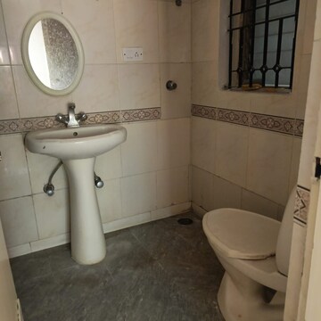 Bathroom in 3 BHK Apartment at Jp Nagar – for Rent