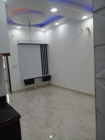 Room in 3 BHK Builder Floor at Rohini Sector 8 – for Rent