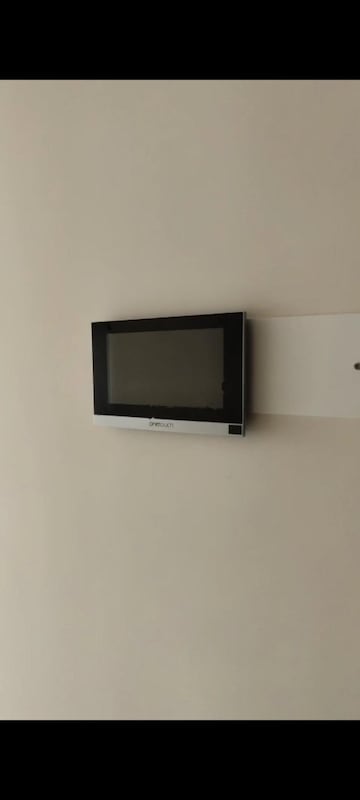Room in 2 BHK Apartment at Piramal Vaikunth, Balkum Pada – for Rent