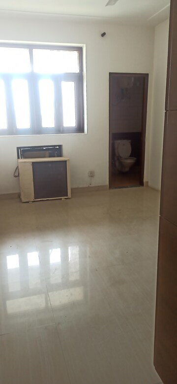 Room in 4 BHK Apartment at Anand Niketan CGHS, Sector 52 – for Sale