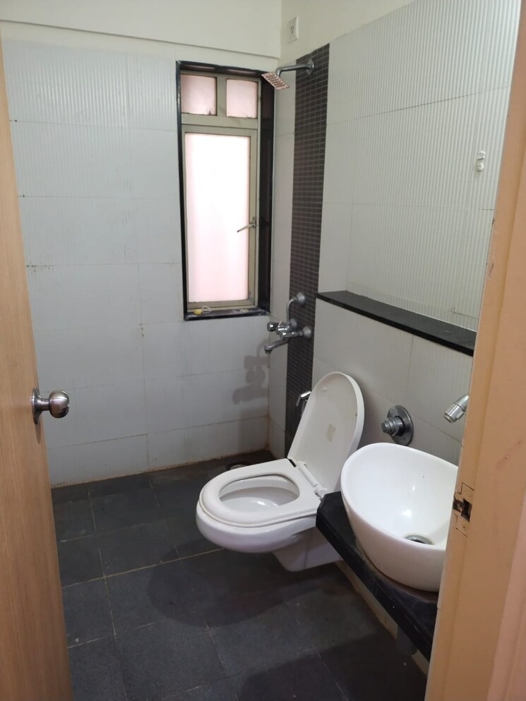 Bathroom, rutu-enclave 1 Bedroom 432 Sq.Ft. Apartment In Kasarvadavali Thane 9017252