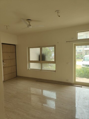 Room in 3 BHK Apartment at Puri Vip Floors, Sector 81 – for Sale