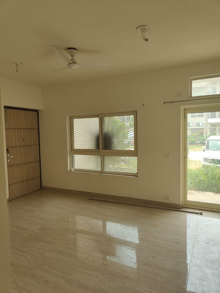 Room, puri-vip-floors 3 Bedroom 2700 Sq.Ft. Apartment In Sector 81 Faridabad 9017273
