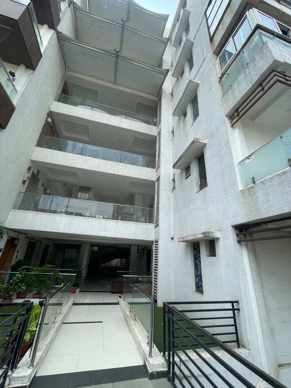 3.5 BHK + Pooja Room,Servant Room Apartment For Sale in Prime Banjara