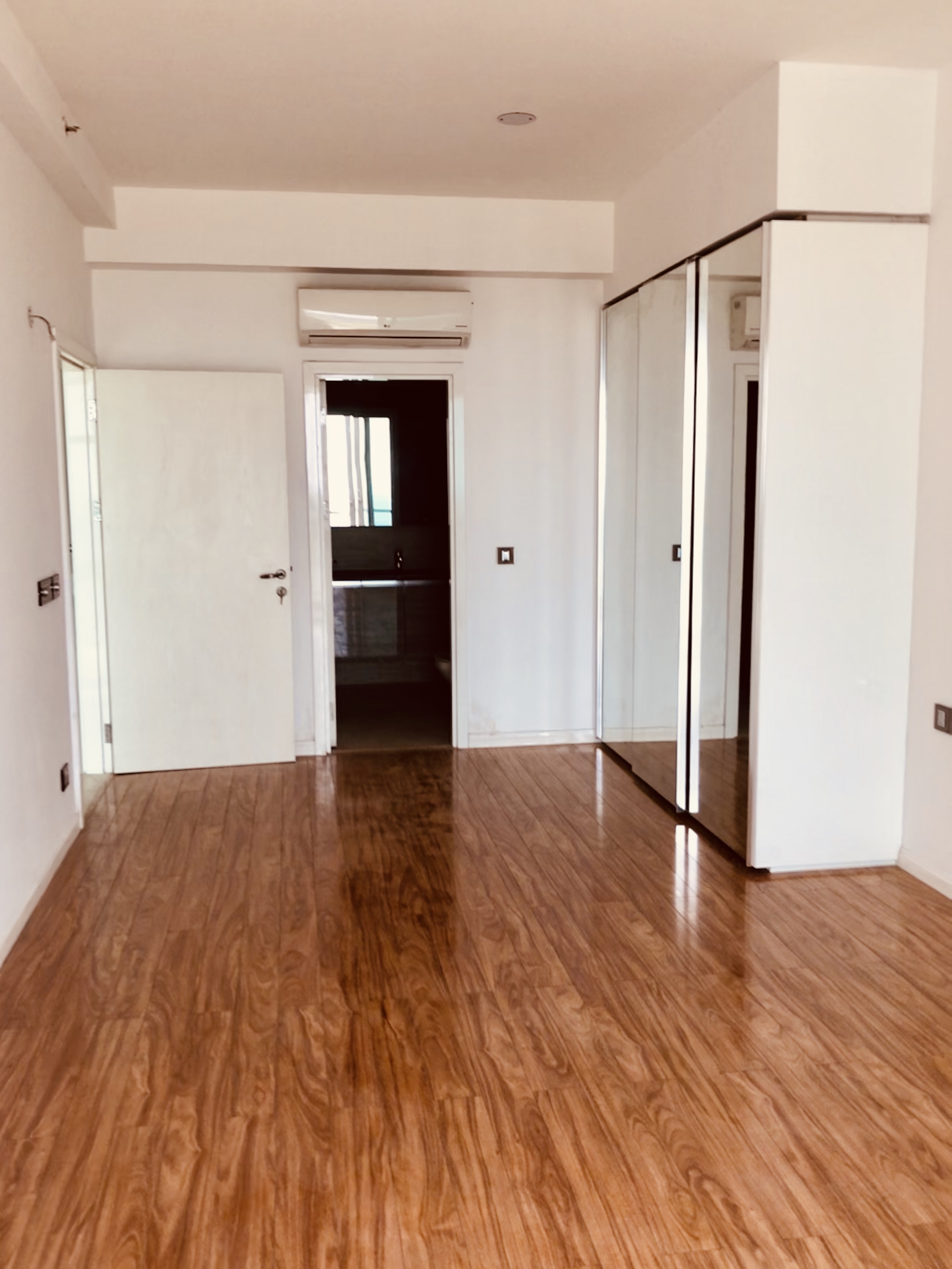 4 BHK + Study Room 3528 Sq.Ft. Apartment in DLF The Crest