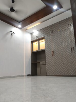 Room in 4 BHK Builder Floor at Sector 21c – for Sale