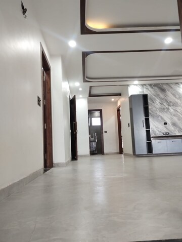 Room in 4 BHK Builder Floor at Sector 21c – for Sale