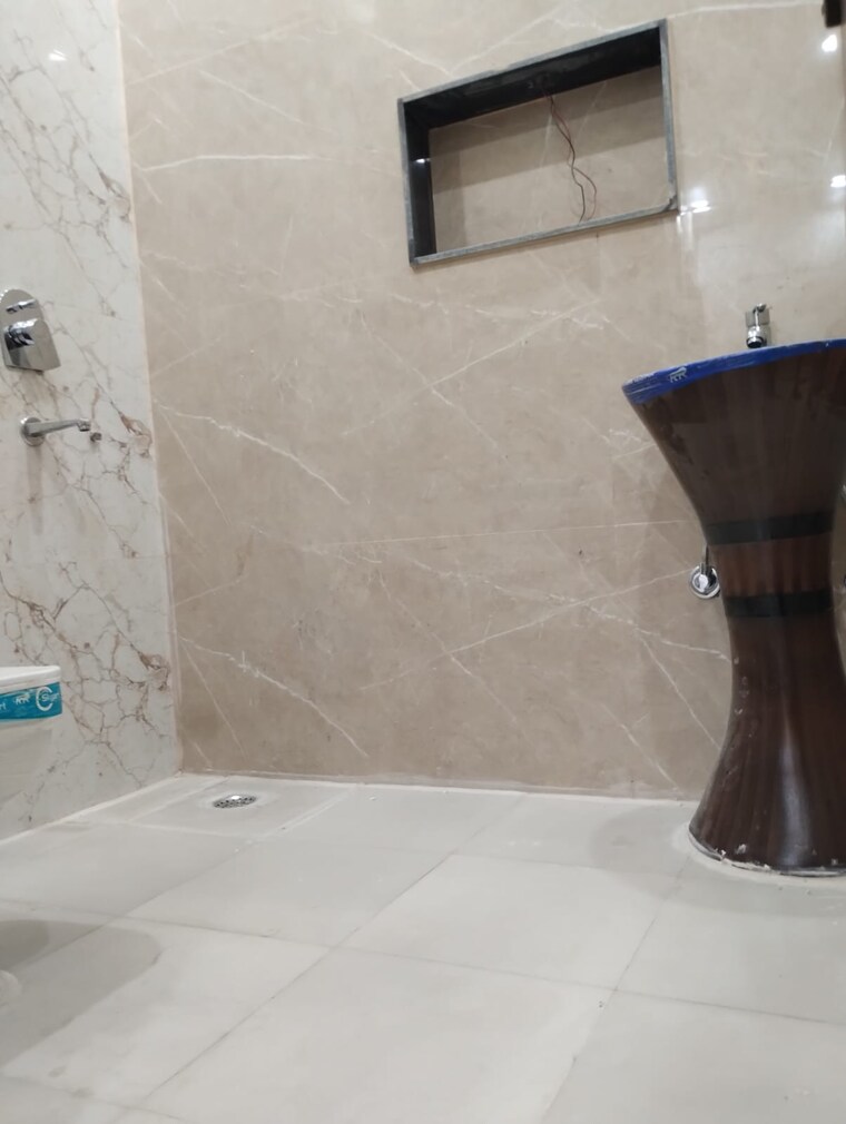 Bathroom, sector 21c 4 Bedroom 350 Sq.Yd. Builder Floor In Sector 21c Faridabad 9017339