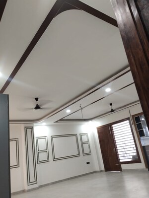 Furnished Amenities in 4 BHK Builder Floor at Sector 21c – for Sale