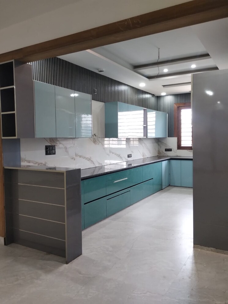 Kitchen, sector 21c 4 Bedroom 350 Sq.Yd. Builder Floor In Sector 21c Faridabad 9017339