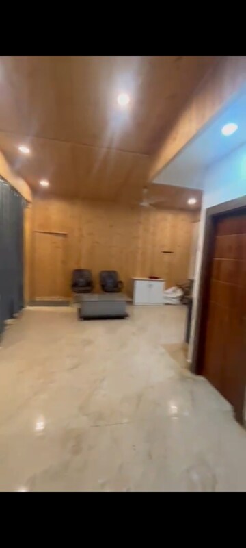 Room in 1 BHK Penthouse at Jakhan – for Rent