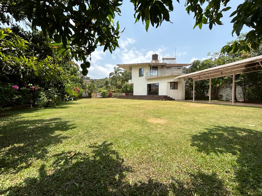 5 BHK + Pooja Room,Servant Room Villa For Sale in Lonavala