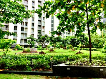 2 BHK Apartment – Garden View at Juhu - for Sale