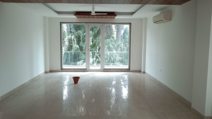 Room, sushant lok i 4 Bedroom 300 Sq.Yd. Builder Floor In Sushant Lok I Gurgaon 9016997