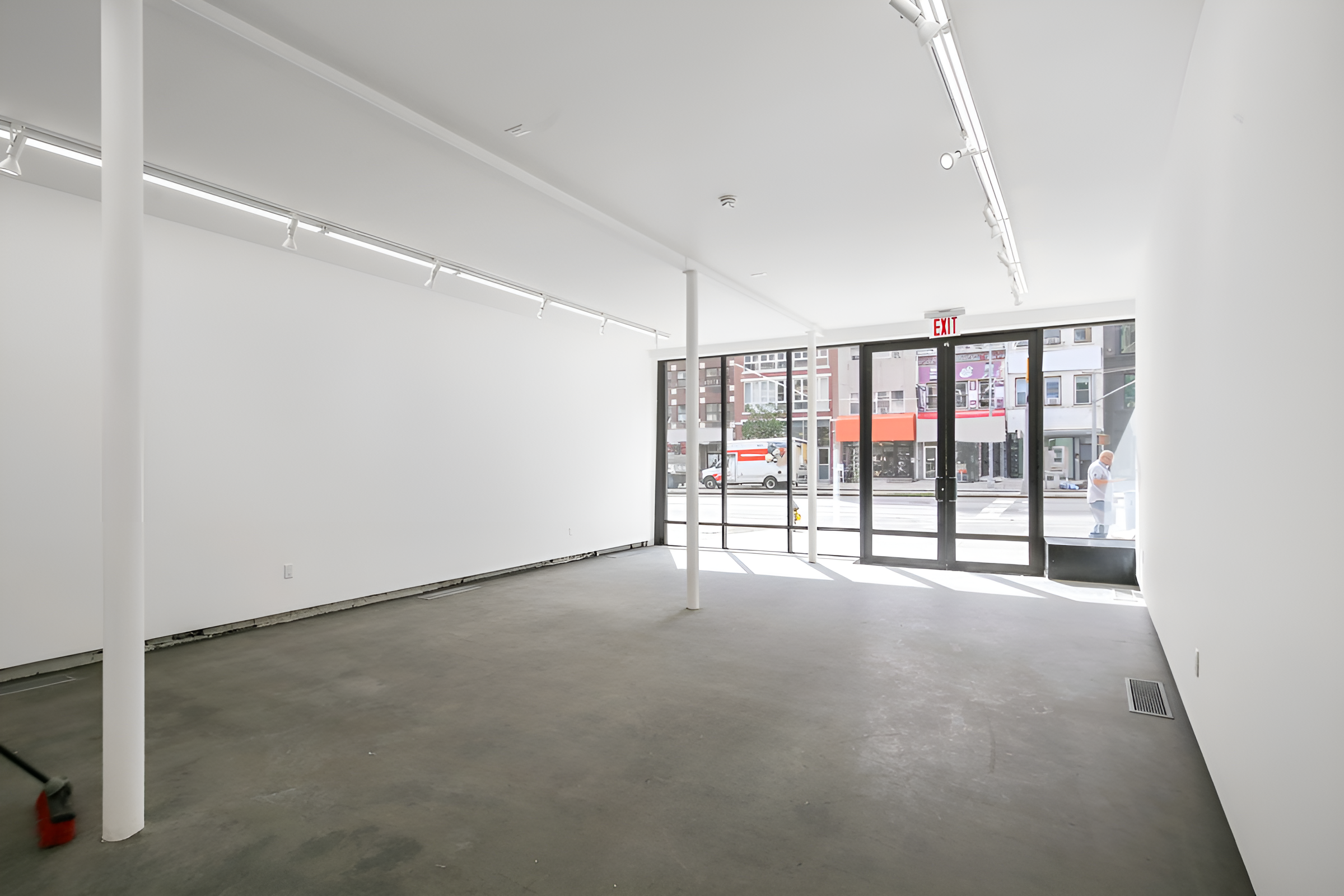 Retail Shop For Rent in Antriksh Golf View