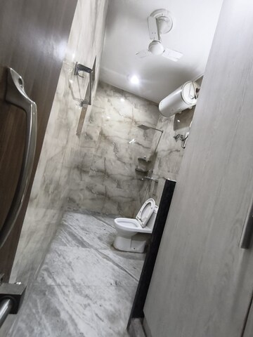 Bathroom in 2 BHK Apartment at DLF Atria, Dlf Phase ii – for Rent