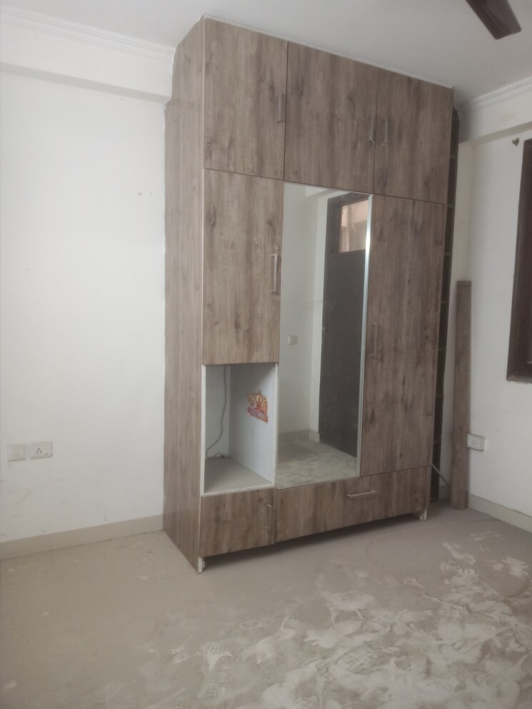 Room, vasant kunj enclave 3 Bedroom 1050 Sq.Ft. Builder Floor In Vasant Kunj Enclave Delhi 9017515