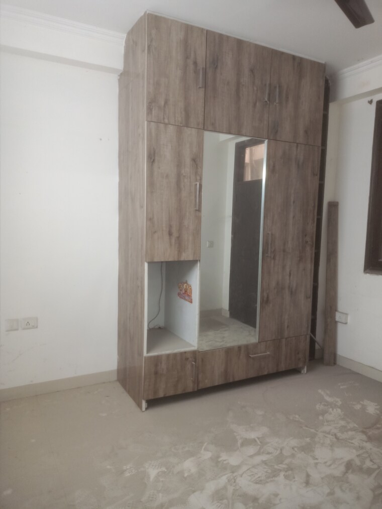 Room, vasant kunj enclave 3 Bedroom 1050 Sq.Ft. Builder Floor In Vasant Kunj Enclave Delhi 9017515