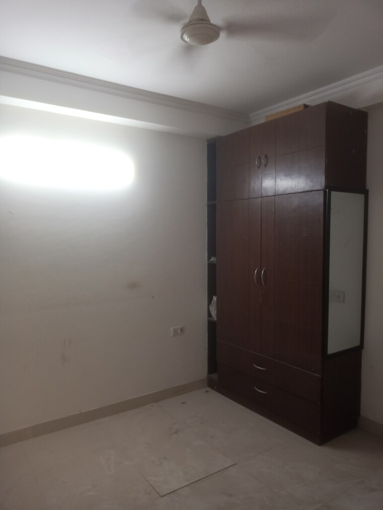 Room, vasant kunj enclave 3 Bedroom 1050 Sq.Ft. Builder Floor In Vasant Kunj Enclave Delhi 9017515