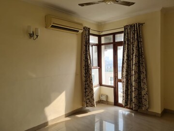 Bedroom in 3 BHK Builder Floor at Ardee City, Sector 52 – for Rent