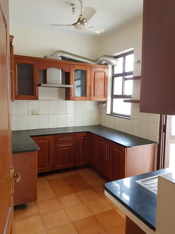 Kitchen in 3 BHK Builder Floor at Ardee City, Sector 52 – for Rent