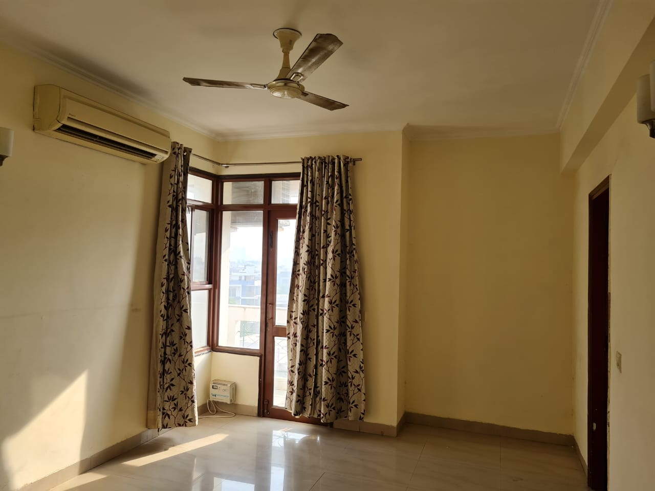 3 BHK + Extra Room Builder Floor For Rent in Ardee City